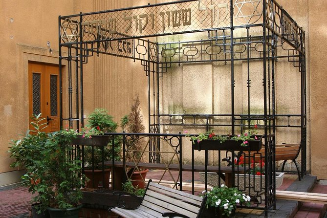 Budapest Jewish Heritage Memorial Walking Tour & Synagogue Entry - Kazinczy Street Synagogue: art nouveau style and a living site