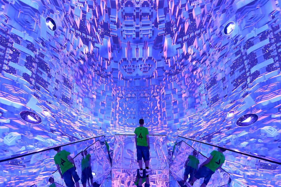 Budapest: Light Art Museum - Immersive New Media Experience - What Can Go Wrong: Crowds, Closed Works, and Flipping Info Screens