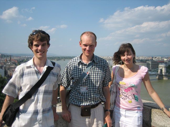 Budapest: Multilingual Highlights Tour - The practical public transport hop across the Danube