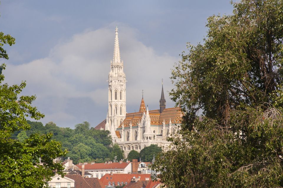 Budapest: Multilingual Highlights Tour - The optional Royal Palace-area walk at the end