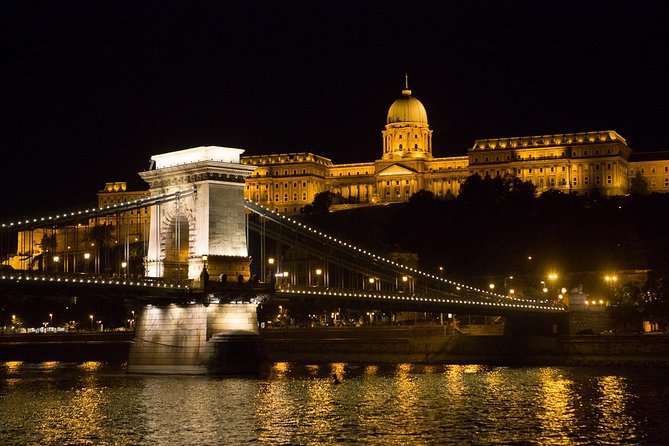 Budapest Night Walking Tour with Danube River Cruise - Why Budapest at night makes more sense with a guide