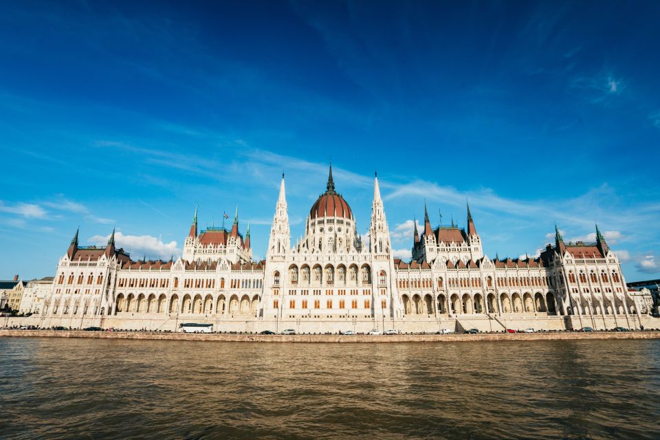 Budapest: Nighttime or Daytime Sightseeing Cruise - Danube Views in One Hour: Why This Cruise Works
