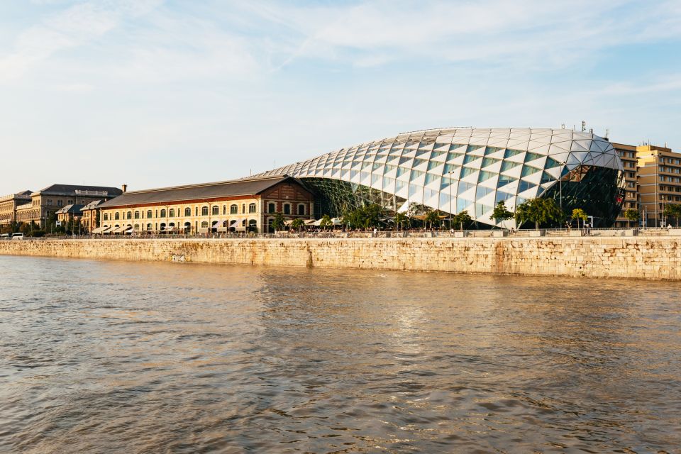 Budapest: Nighttime or Daytime Sightseeing Cruise - Meeting at Dock 1/B on the Buda Side: Getting There Without Stress