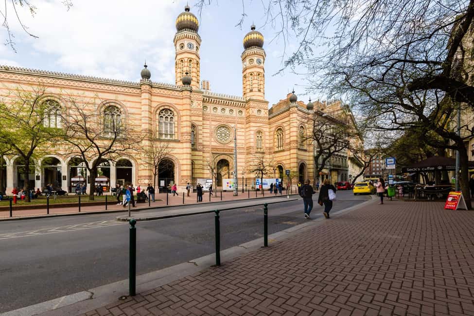 Budapest Old Jewish Quarter History Private Walking Tour - Price and value: where the 150 dollars makes sense