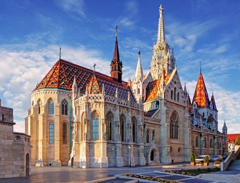 Budapest: Private City Tour with Local Guide - Parliament area and Kossuth Square: the story behind the main stage