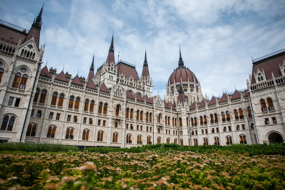 Budapest: Private Luxury Sightseeing Tour - A Luxury Private Ride That Makes Budapest Feel Smaller