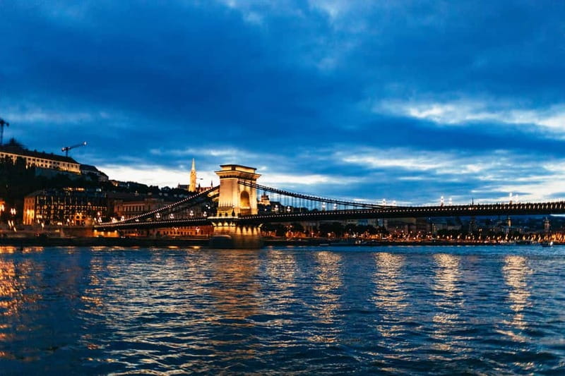 Budapest: Prosecco Dinner Cruise with Live Music - Should You Book the Silverline Prosecco Dinner Cruise?