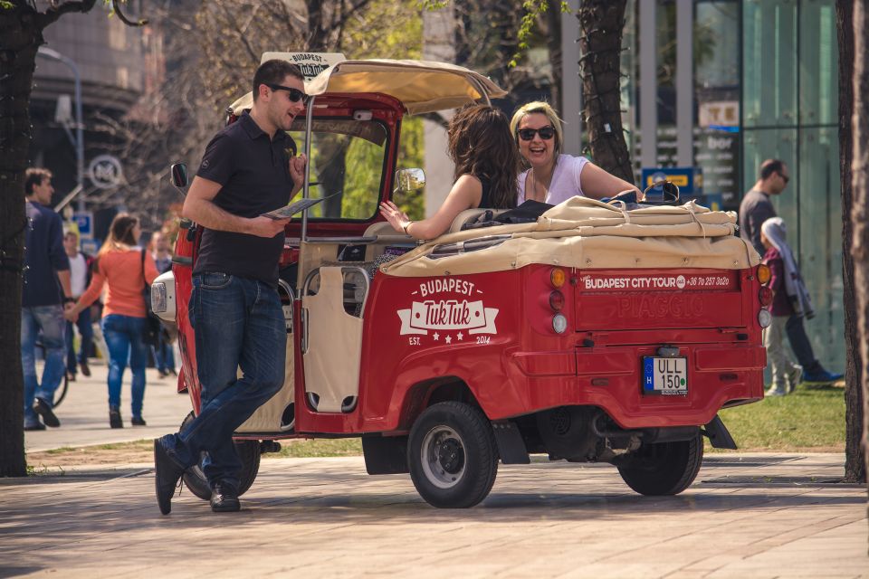 Budapest: Scenic Tuk Tuk Tour - Castle District Atmosphere: Bazaar Stops and Photo Time