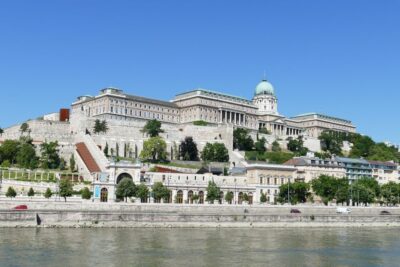 Budapest: Sightseeing Cruise on the Danube - Getting aboard the Gróf Széchenyi: comfort inside, views outside