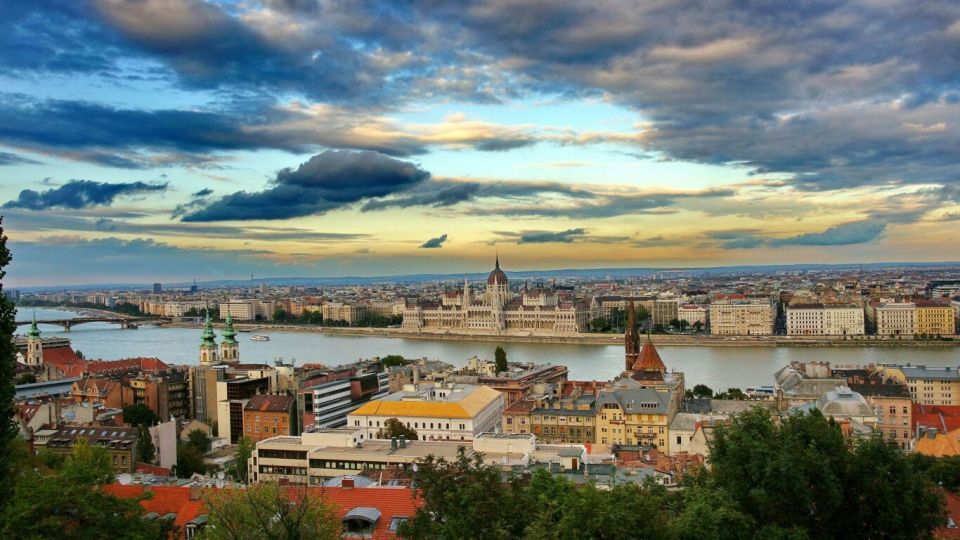 Budapest: Sightseeing Cruise on the Danube - Value for $21: when this cruise is a smart buy