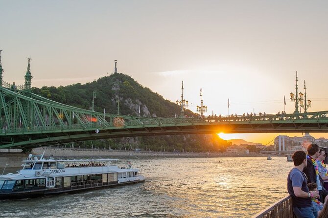 Budapest Sip and Sail Danube Cruise with Unlimited Prosecco - Indoor vs Outdoor Seating: Comfort That Actually Matters in Budapest