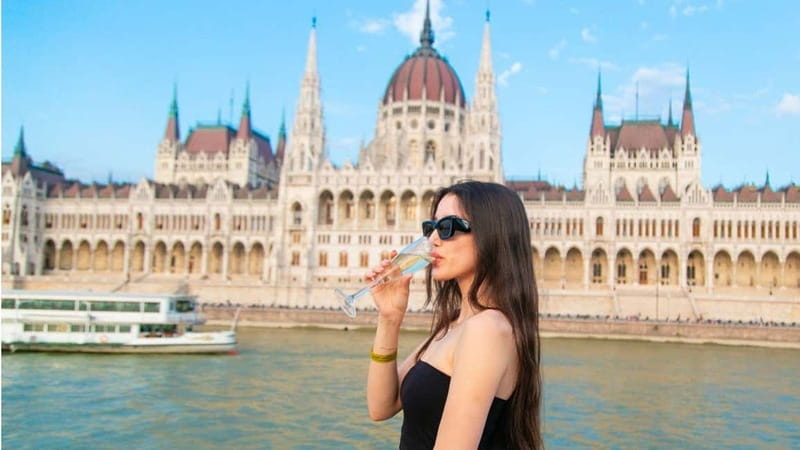 Budapest: Sip and Sail River Cruise with Unlimited Prosecco - The Drink Plan: 90 Minutes of Unlimited Prosecco Plus Cocktails and Beer