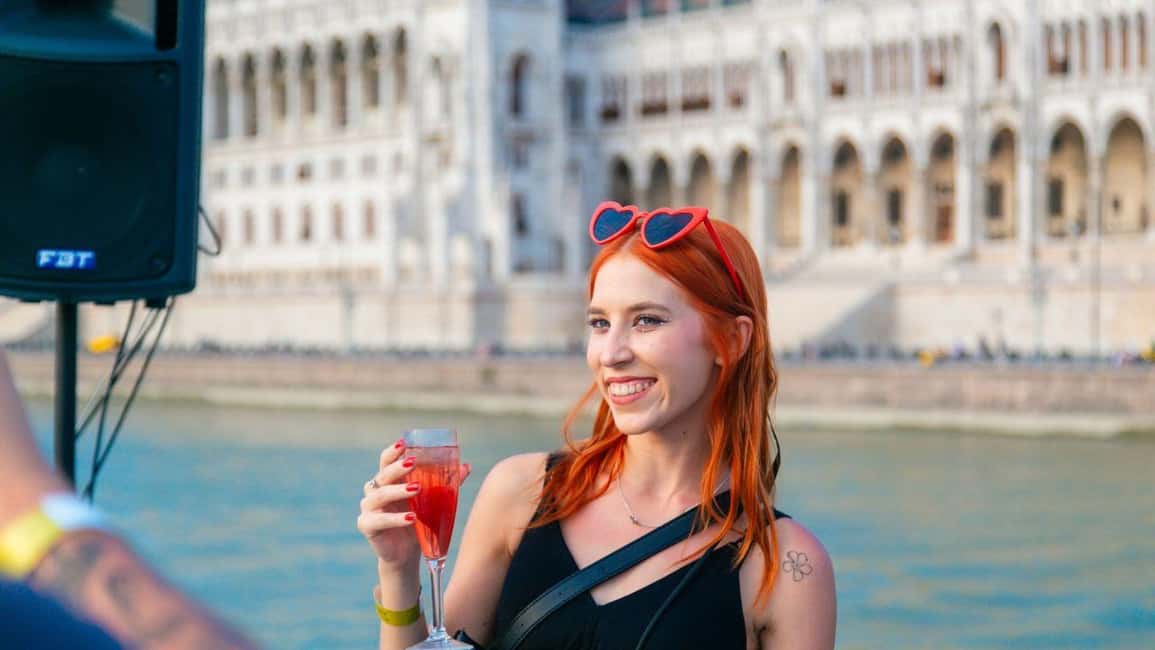 Budapest: Sip & Sail Danube Cruise with Prosecco Cocktails - Photos, music, and the onboard vibe you should expect