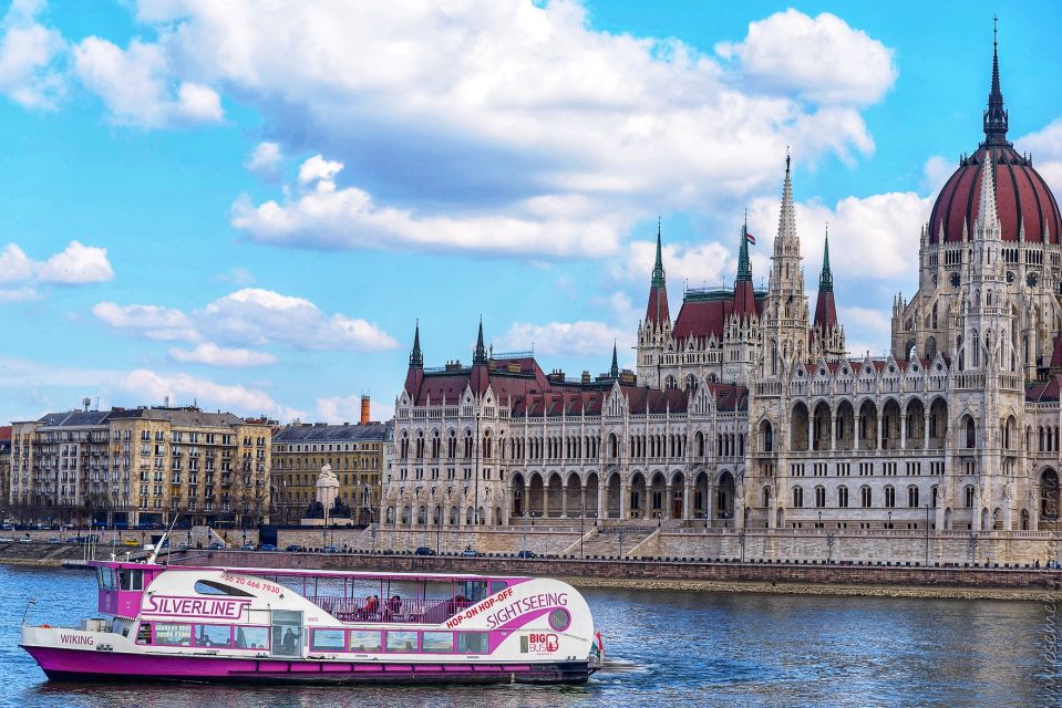 Budapest: Skyline Sightseeing Cruise with Parliament View - The Audio Guide App: Great When It Works, Annoying If You Forget Earphones