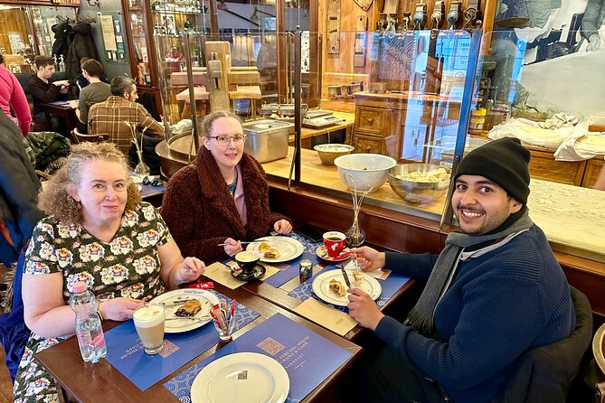 Budapest Street Food Tour with Local Snacks, Dessert and Beer - Chimney cake and the Transylvanian sweet finish