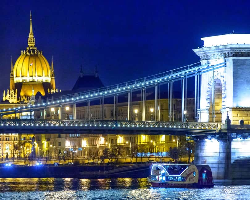 Budapest: Sunset Cruise with 2 Cocktails - Danube Sunset Cruise with 2 Cocktails: The Real Vibe