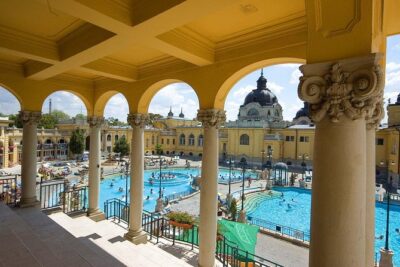 Budapest Széchenyi Spa with Danube Cruise and Optional Dinner - Making the most of the pools and avoiding common bathhouse snags