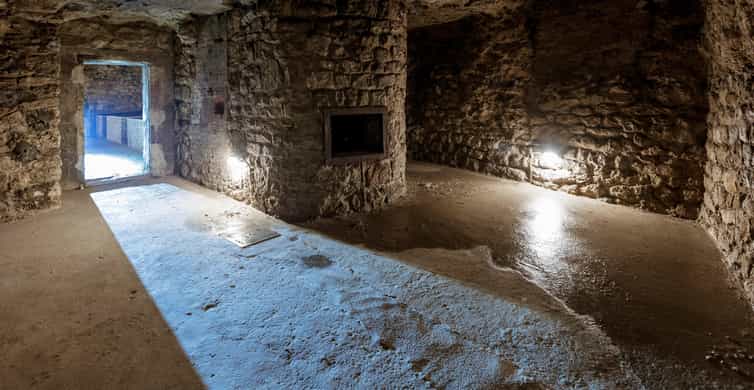 Budapest: The WWII Siege of Buda Castle & Bomb Shelter Tour - Key moments you won’t forget