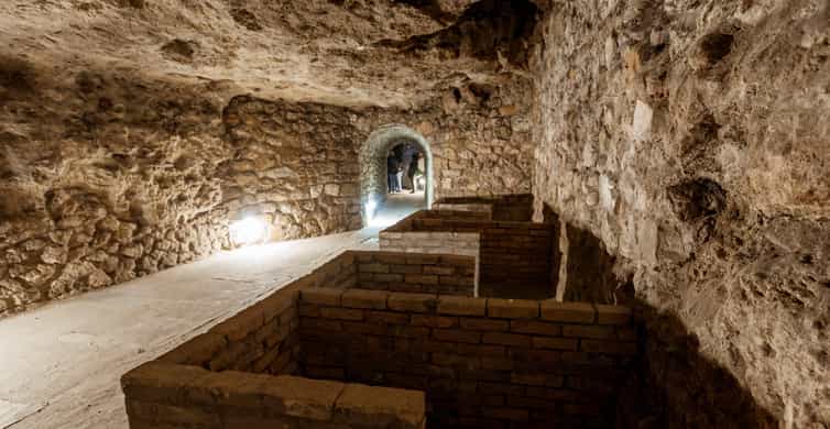 Budapest: The WWII Siege of Buda Castle & Bomb Shelter Tour - Why this WWII siege story works in Budapest (and not just on paper)