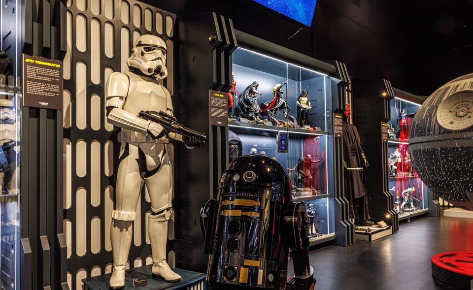Budapest: Travelling Galaxy Star Wars Interactive Exhibition - The main villain moment and the scale of the collection