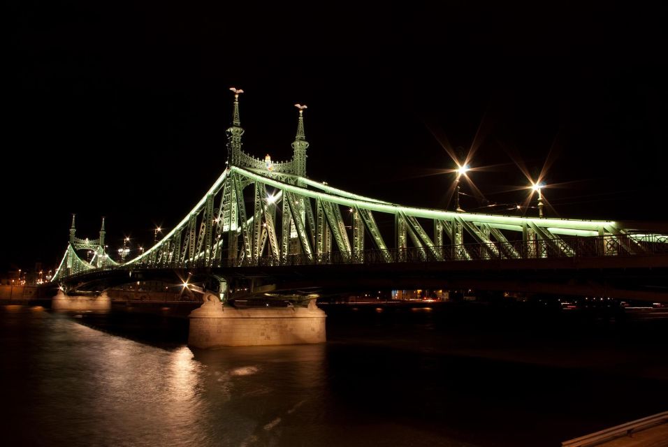 Budapest: Unlimited Prosecco and Wine Sightseeing Cruise - Key things I’d zero in on
