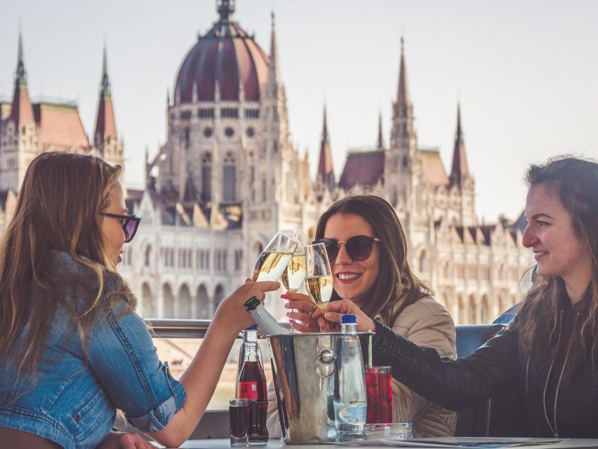 Budapest: Unlimited Prosecco and Wine Sightseeing Cruise - Why an open-bar Danube cruise feels like the smart way to start a night