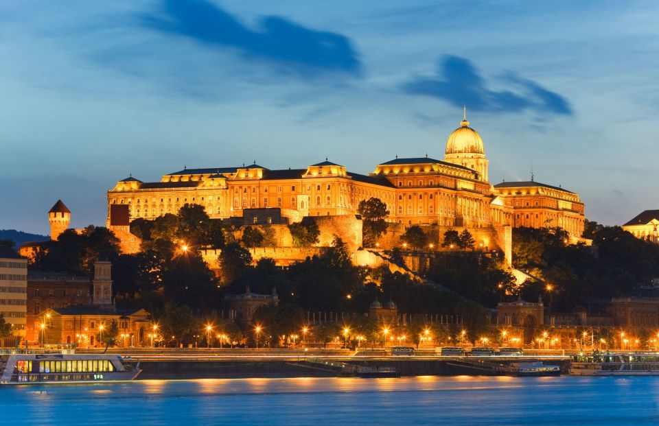 Budapest: Unlimited Prosecco and Wine Sightseeing Cruise - Dock 11 boarding: the easiest kind of “no stress” logistics