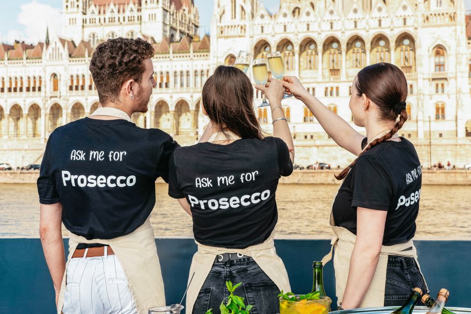 Budapest: Unlimited Prosecco, Beer and Aperol Spritz Cruise - Music vs Narration: How to Make the Experience Work