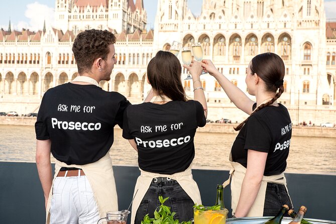 Budapest: Unlimited Prosecco, Beer & Aperol Spritz Cruise - Key takeaways before you board