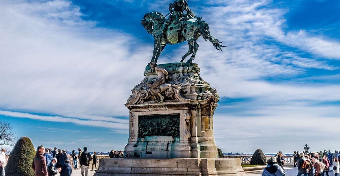 Budapest: Walking Tour in German - Starting at St. Stephen’s Basilica (and Why That Location Matters)