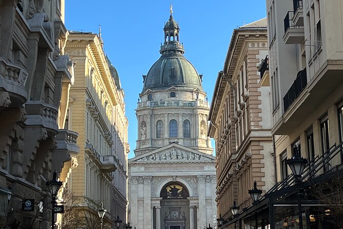 Budapest walking tour: Parliament and Shoes Memorial - Café Gerbeaud: a quick landmark pause for real Hungarian sweetness