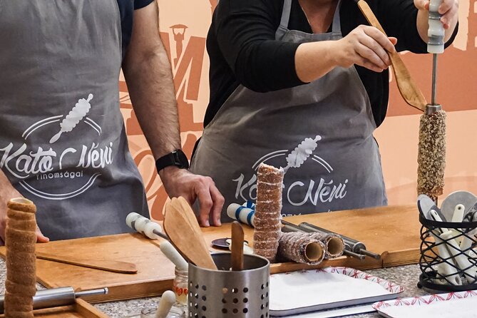 Chimney Cake Workshop Budapest Downtown - Kürtőskalács Class - Kürtőskalács basics: what this class is really about
