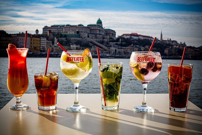 Cocktail Cruise and City Views on the Danube in Budapest - Chain Bridge and Parliament: the classic skyline hit