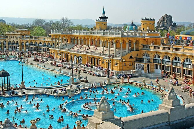 Entrance to Szechenyi Spa in Budapest - Saunas and steam rooms: how to use them without cooking yourself