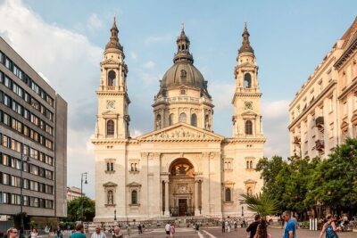 Essential Walking Tour - Meeting points: starting at Szent István tér and ending at Szentháromság tér