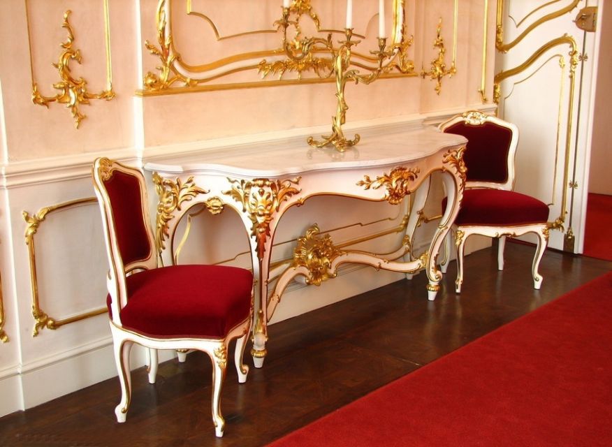 From Budapest: Gödöllő Royal Palace Tour - The secret-door moment: how the guide changes your perspective