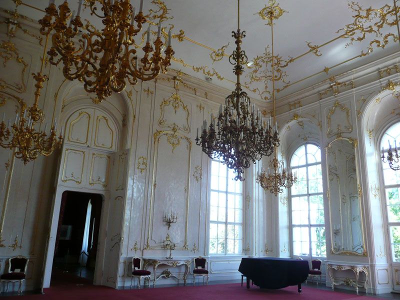 From Budapest: Gödöllő Royal Sissi Guided Tour - Inside Gödöllő: Baroque rooms, Sissi portraits, and the art you actually notice