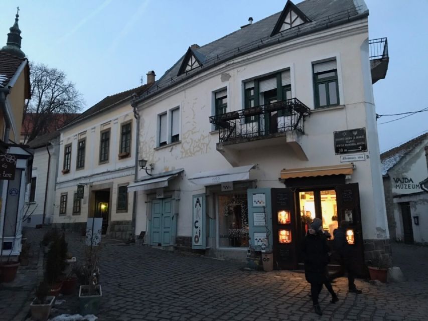 From Budapest: Szentendre Half-Day Tour - Danube return by boat (Fri–Sun): the scenic payoff