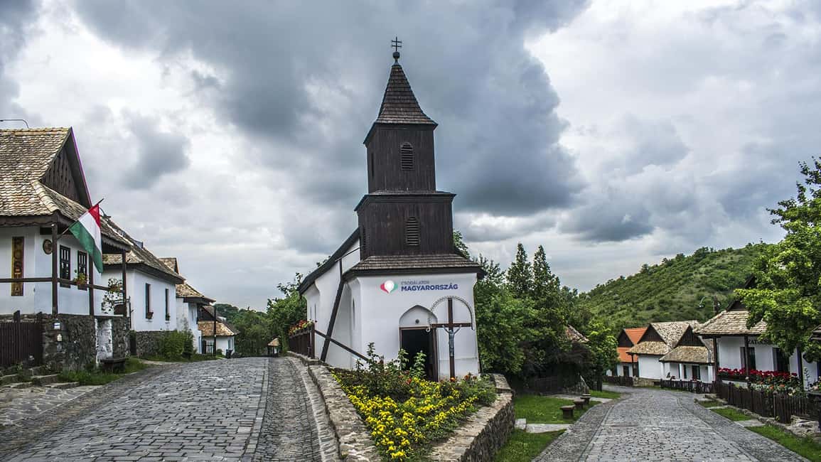 Hollókő Ethnographic Village: Day Tour from Budapest - Easter Time (and Weddings): When Hollókő Turns Special
