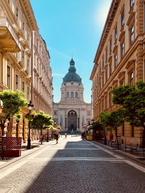 Iconic Budapest tour with Classic Russian Jeep and G-Wagon - Comfort, Weather, and What to Bring (Sunglasses Actually Help)
