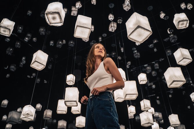 IKONO Budapest - Immersive Experience - Timing Tips: When to Go for a Better Mood