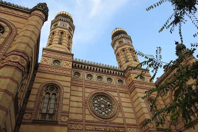 Past and Present of Budapest Jewish District Tour - Erzsébet tér: Belle Époque Grandeur Meets Hard History