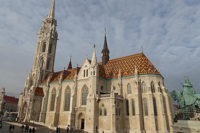 Private 4-hours City Tour of Budapest with private guide and Hotel Pick-up - Stop 3: Central Market Hall, free entry time