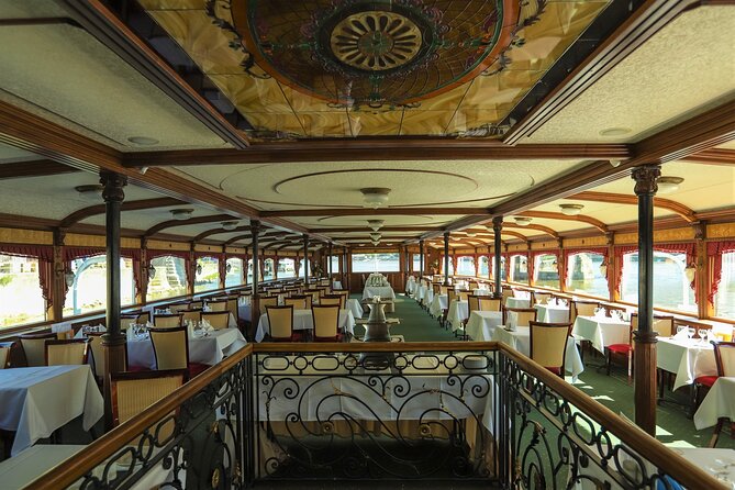 Summer Danube Brunch Cruise in Budapest - The Danube loop: what you’ll see in that 60-minute cruise