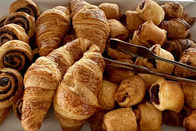 Summer Danube Brunch Cruise in Budapest - Brunch on board: what the buffet spread is actually like