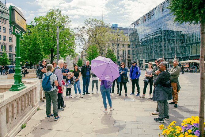 Walking Tour Budapest incl. the Shoes on the Danube Bank - Vorosmarty ter and Váci Street: classic Budapest strolling and street life